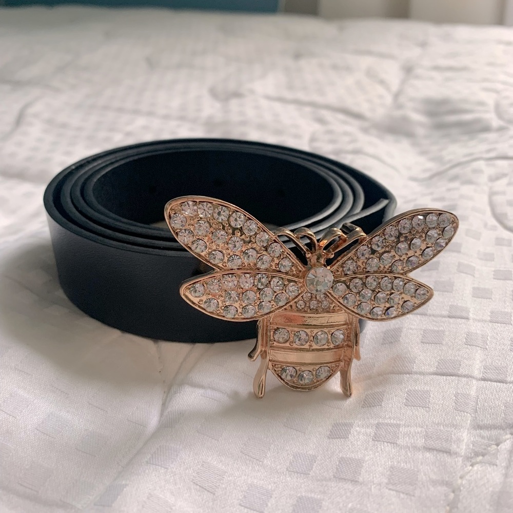 SHEIN Bee Buckle Belt